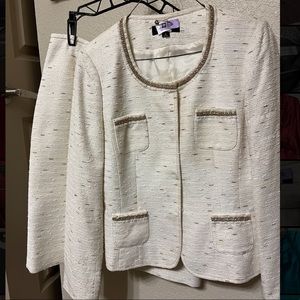 Tahari Luxe Skirt Suit Size 6